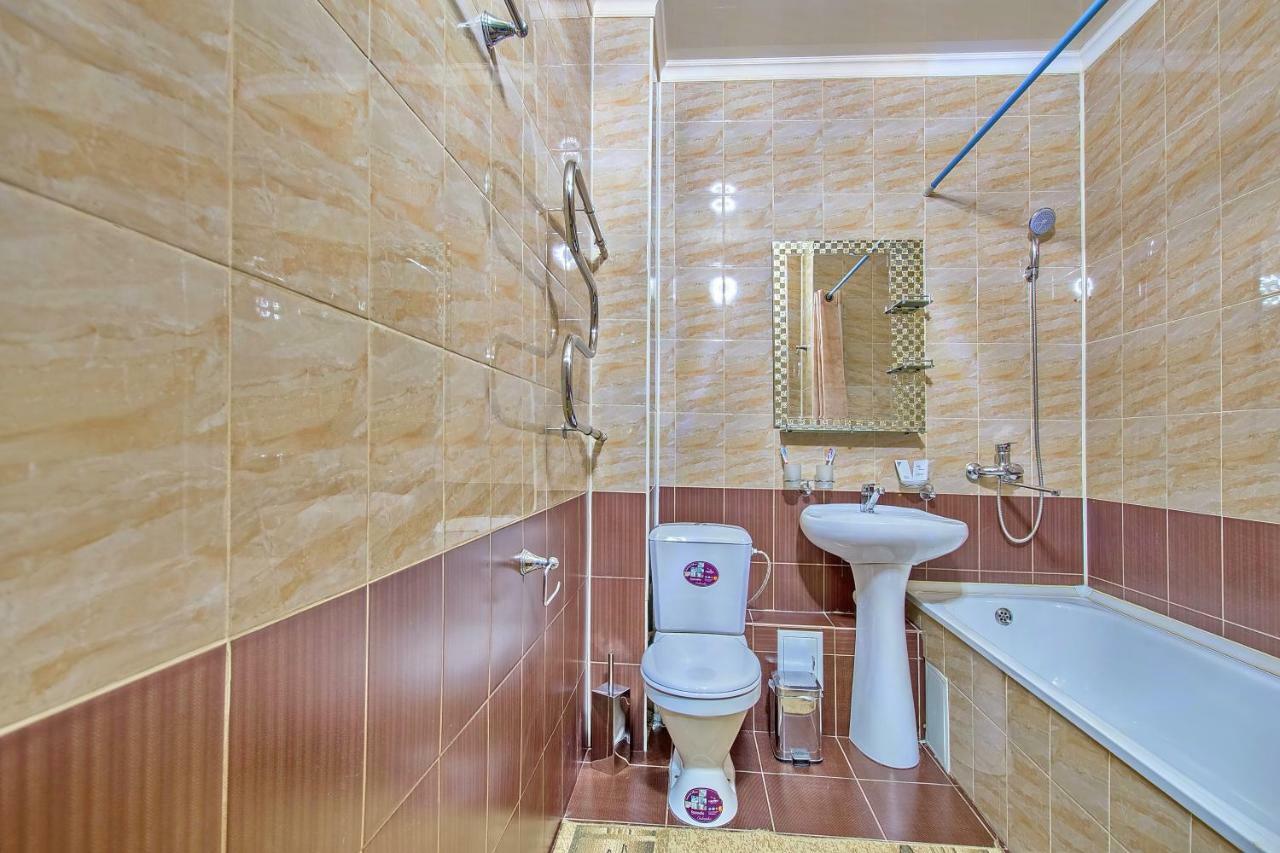 Cozy Apartment On Rozybakiev 145. Atakent Almaty Exterior foto