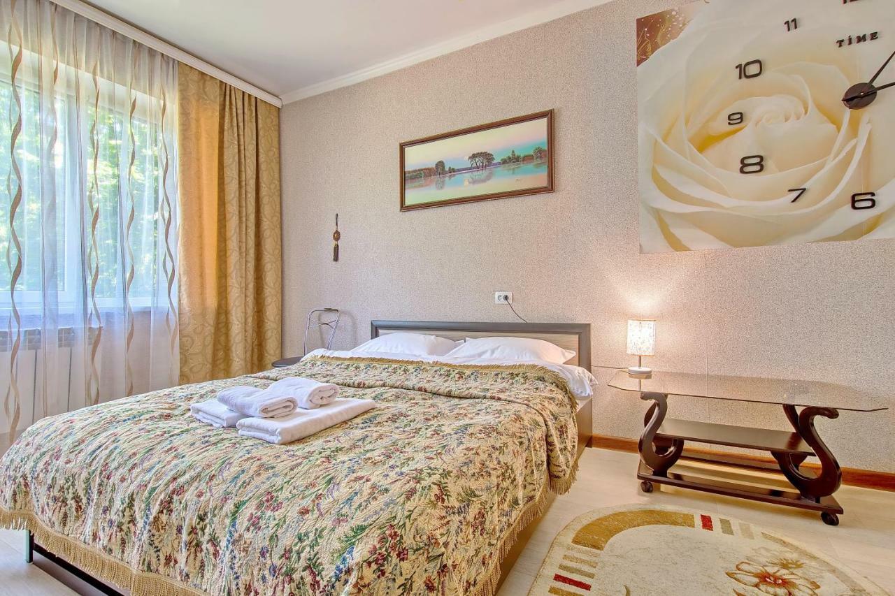 Cozy Apartment On Rozybakiev 145. Atakent Almaty Exterior foto